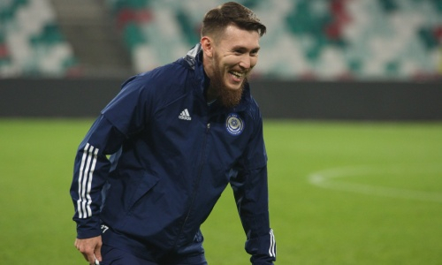 «Мы не пытаемся обыграть, а пытаемся обхитрить». Николай Иванов разобрал состав сборной Казахстана на матчи против Франции и Украины