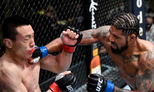 Убойный нокаут решил судьбу со-главного боя турнира UFC. Видео