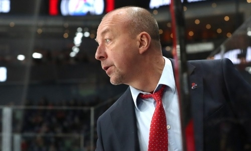 «Конечно, это грязь». Бывший главный тренер «Барыса» — о поражении в матче плей-офф КХЛ