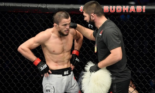 Умару Нурмагомедову не нашли соперника после победы над казахстанцем в UFC