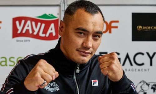 Зарубежное СМИ оценило перспективы супертяжа из Казахстана с промоутером Фьюри