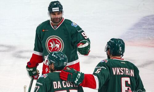 Нападающий сборной Казахстана может стать финалистом плей-офф Восточной конференции КХЛ