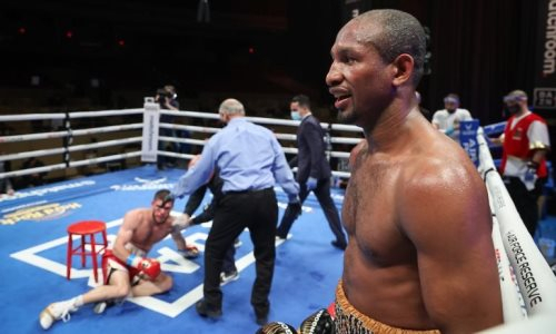 Нокаутировавший Али Ахмедова чемпион мира узнал соперника по первой защите титула