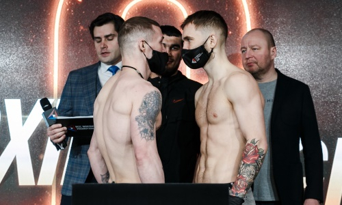 Казахстанский боксер сделал вес и провел дуэль взглядов с экс-чемпионом Азии. Видео