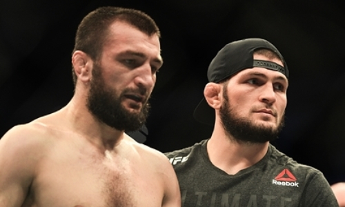 Хабиб Нурмагомедов помог своему брату одержать первую победу в UFC. Видео