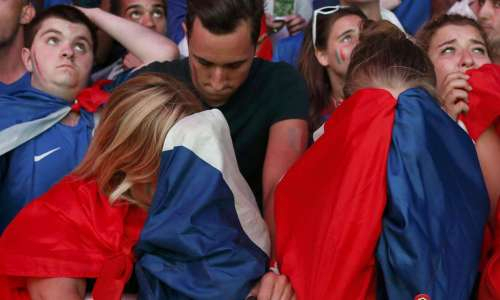 Французы «молились» во время матча с Казахстаном