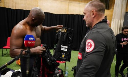 «Несправедливая сделка». Уайт пожалел о том, что предложил Поветкину обменяться боксерскими трусами после боя