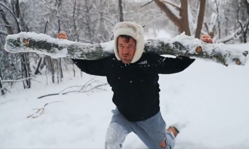 Экс-чемпион Bellator начал подготовку к бою с известным блогером в стиле Рокки Бальбоа. Видео