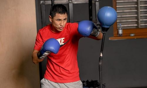 Непобежденный казахстанский боксер прилетел в Дубай на титульный бой с «Могучим кельтом»