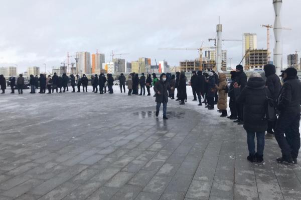 Фанаты «Барыса» оккупировали кассы перед матчами плей-офф в Нур-Султане. Фото