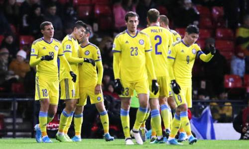 «Пусть Украину сегодня прорвет». Сборной Казахстана предсказывают разгром с точным счетом