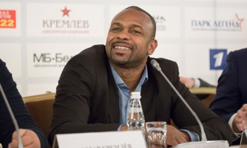 «Станет настоящим Капитаном Крюком». Рой Джонс вызвался сразиться с Оскаром де ла Хойей