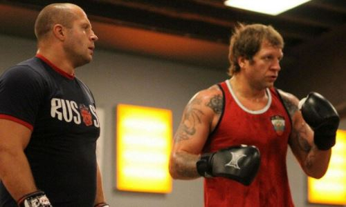 «У него не получалось». Александр Емельяненко раскрыл детали спаррингов с братом Федором