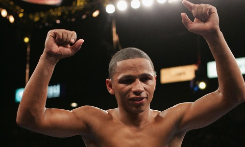 Легендарный экс-чемпион мира объявил о возвращении на ринг и собрался установить рекорд