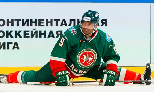 «Я буду лучше». Форвард сборной Казахстана оценил свой эпический промах в плей-офф КХЛ