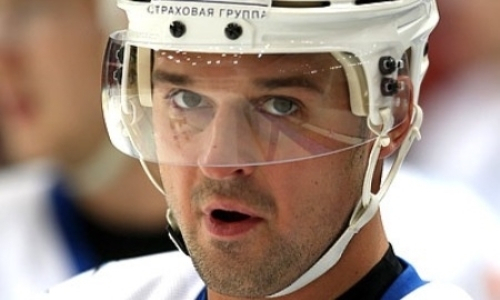 «Стоит тогда и местным дать шанс». Максим Спиридонов разобрал критику в адрес незабивных форвардов «Барыса»