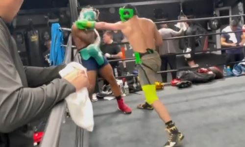 «Спасибо, что выдержал все удары». Айдос Ербосынулы жестко поколотил спарринг-партнера. Видео