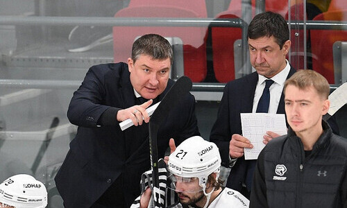 «Мы хотели играть в более активный хоккей». Тренер клуба конференции «Барыса» подвёл итог «пандемийного» сезона КХЛ