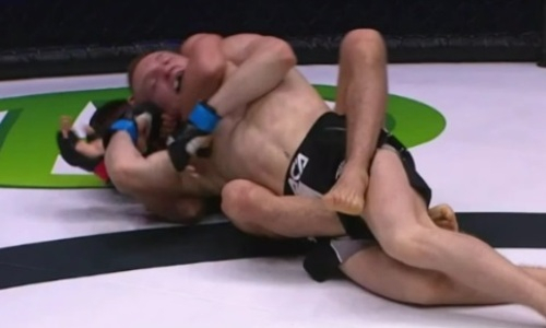 Первая досрочная победа зафиксирована на турнире АСА 121 с участием казахстанца. Видео