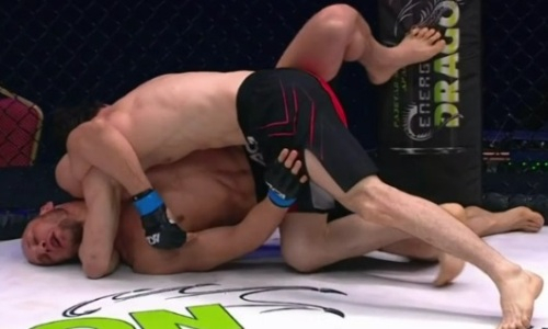 Видео боя казахстанца Игоря Свирида против россиянина на АСА 121 в Минске