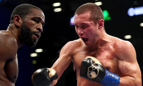 Экс-чемпиона мира с казахскими корнями «лишили» шансов на победу в бою с американцем