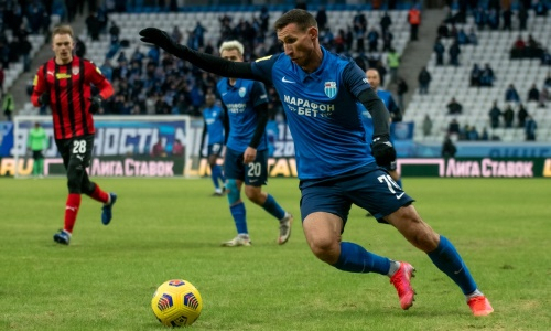 Пора на скамейку? В России восхитились сменщиком травмированного Шомко в матче с «Локомотивом»