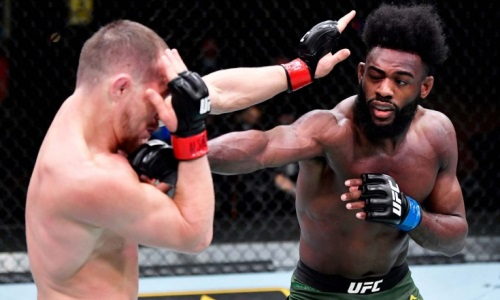 «У него была такая роскошь». Стерлинг решил отсрочить реванш с Яном и «придумал» себе травму