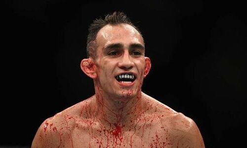 «Отовсюду брызжет кровь, а рядом сидит жена и рыдает». Тони Фергюсон затаил обиду на UFC и готов уйти в бокс