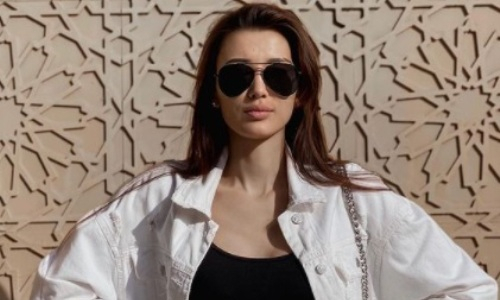 Сабина Алтынбекова показала фото с мужем в стиле «Мистер и миссис Смит»