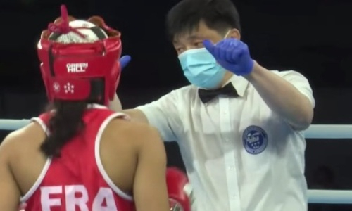 Четыре нокдауна и нокаут. Видео боя казахстанки против чемпионки Франции на МЧМ-2021