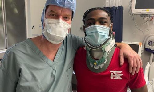 Стерлинг перенёс операцию, из-за которой отложили его реванш с Петром Яном. Фото