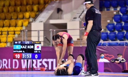 Казахстан завоевал «бронзу» чемпионата Азии по женской борьбе в Алматы