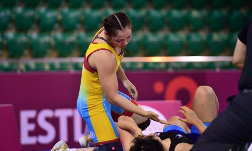 Казахстанская спортсменка завоевала «серебро» ЧА по женской борьбе в Алматы