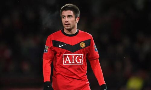 Экс-полузащитник «Манчестер Юнайтед» перешел в «Тобол» и воссоединился с бывшим одноклубником