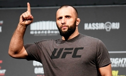 Российский экс-боец UFC объяснил найденное у него оружие