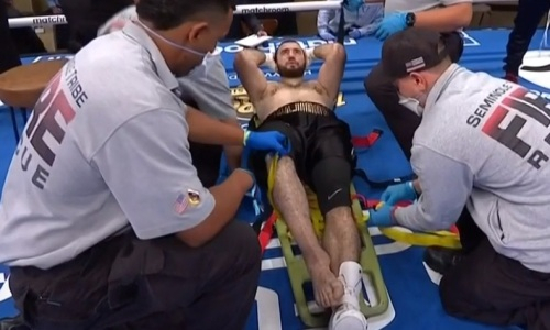 Нокаутировавшего Дычко супертяжа уносили с ринга на носилках на глазах у Ивана. Видео