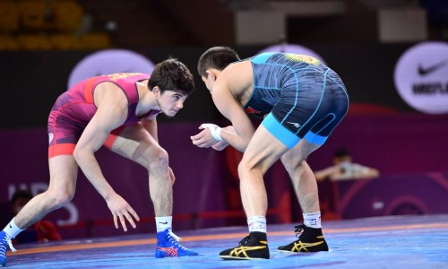 Три казахстанца вышли в финал чемпионата Азии по вольной борьбе
