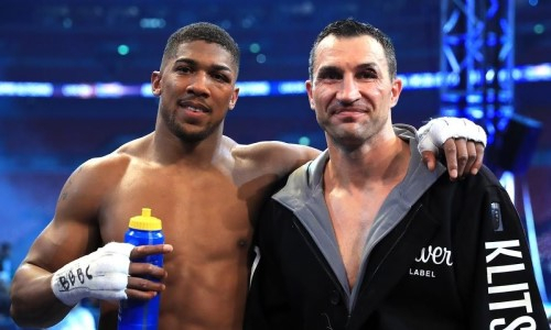 «Это вдохновляет». Джошуа хочет видеть в своем углу уроженца Казахстана