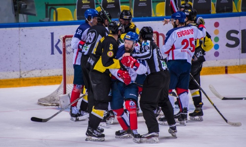 Листки хоккейного календаря. Недели №№ 23-24. 5-18 апреля. «Волки» рвутся к «золоту»: финальные битвы