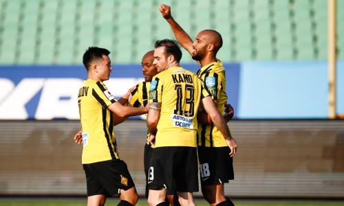 «Кайрат» и «Тобол» выдали сумасшедший матч с дублем новичка, роковой ошибкой, удалением и нереализованным пенальти