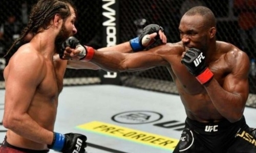 «Он пытался тереться ногами, и это было странно». Масвидаль объяснил свое поражение Усману в первом бою