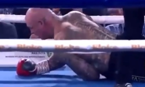 Бывший футболист в первом раунде нокаутировал экс-чемпиона мира. Видео