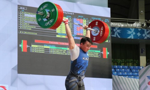 Казахстанский тяжелоатлет выиграл «серебро» на чемпионате Азии в Ташкенте