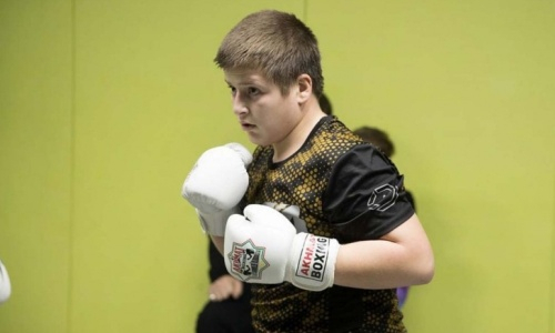 «Я вам покажу». 13-летний сын Рамзана Кадырова отреагировал на скандал после спорной победы в боксе