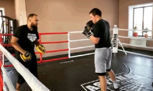 Казахстанский борец вольного стиля подписал контракт с MMA промоушном и начал подготовку к дебюту. Видео