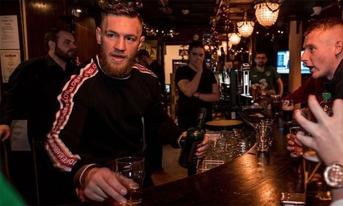 Макгрегор приобрел паб, в котором ударил пожилого мужчину в 2019 году. Видео