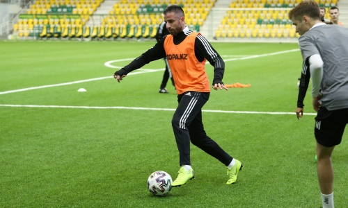 Стала известна тревожная причина срыва дебюта экс-футболиста «Манчестер Юнайтед» в КПЛ