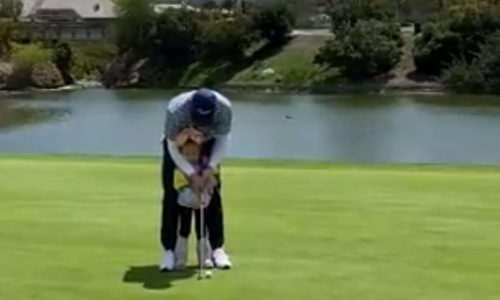 «Лучшее, что вы сегодня увидите». «Канело» сыграл в гольф с дочерью. Видео