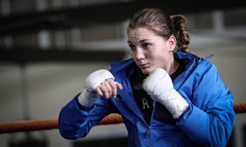 «Работаем над взрывной силой». Чемпионка мира из Казахстана тренируется с наставником боксеров-профи. Видео