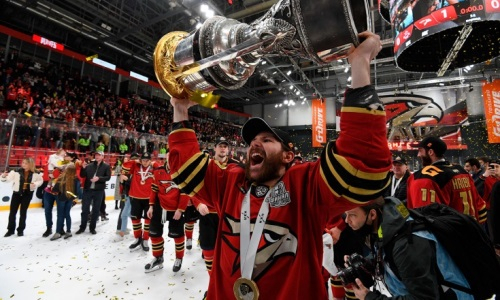 Видеообзор матча, или Как принципиальный соперник «Барыса» стал обладателем Кубка Гагарина